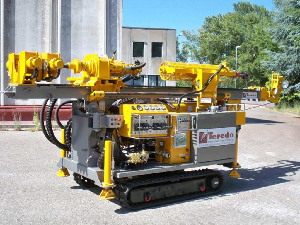 Forage mine et carrière en Afrique par CEForage Châtellerault