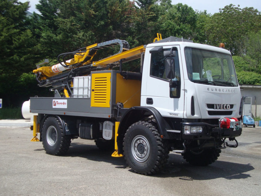 Foreuse DC 206 forage d'eau Afrique
