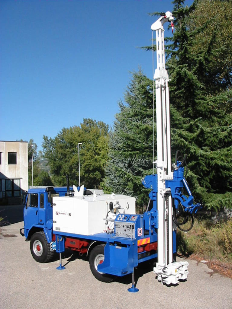 Foreuse DC 206 pour forage d'eau